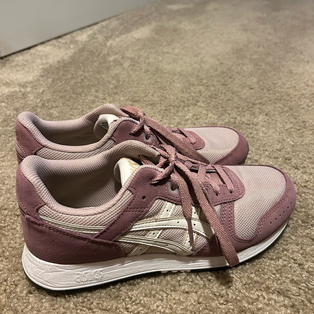 Pink casual ASICS sneakers
